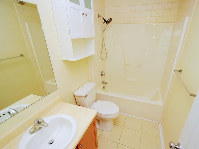 Building Photo - 1445 Avoncroft Dr