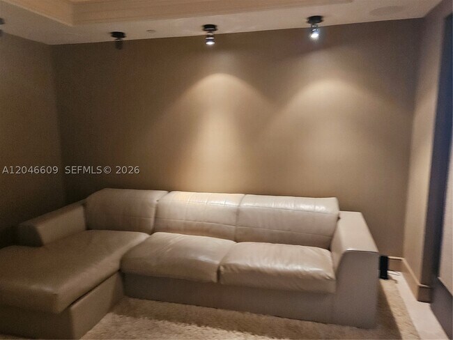 Building Photo - 20201 E Country Club Dr