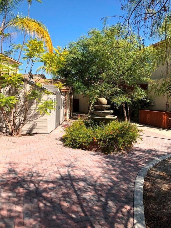 Building Photo - 24829 River Oak Ct