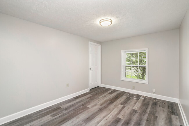 Building Photo - 9907 Donovan Ln