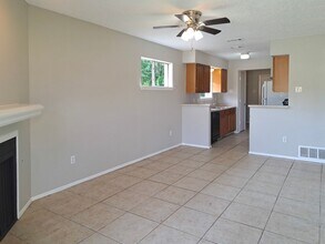 Building Photo - 400-402 Renee Drive