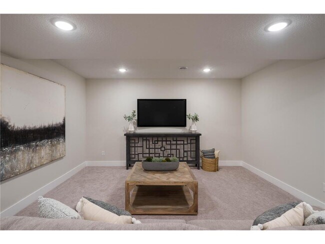 Building Photo - 12215 Westridge Ln