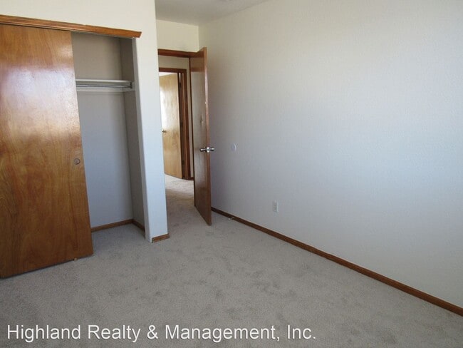 Building Photo - 3 br, 3.5 bath House - 5637 W 118th Place