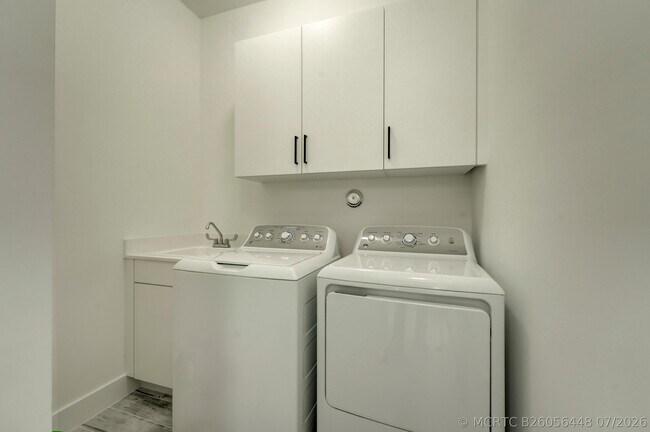 Building Photo - 16234 Sea Turtle Pl