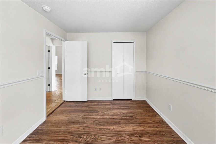 Building Photo - 732 McLean Ct