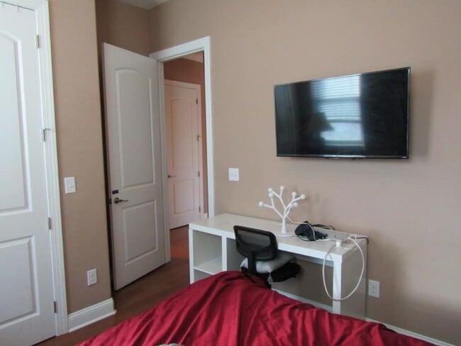 Building Photo - 308 Glenridge Dr