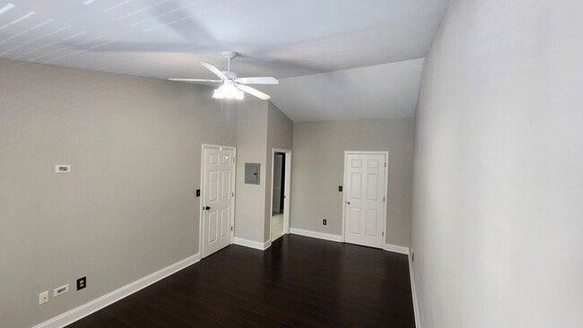 Building Photo - Top-Floor 2-Bed, 2-Bath Condo with Fireplace & Deck in Desirable Brookhaven Location!!