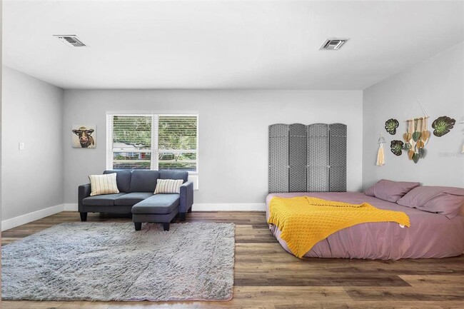 Building Photo - 412 Pinar Dr