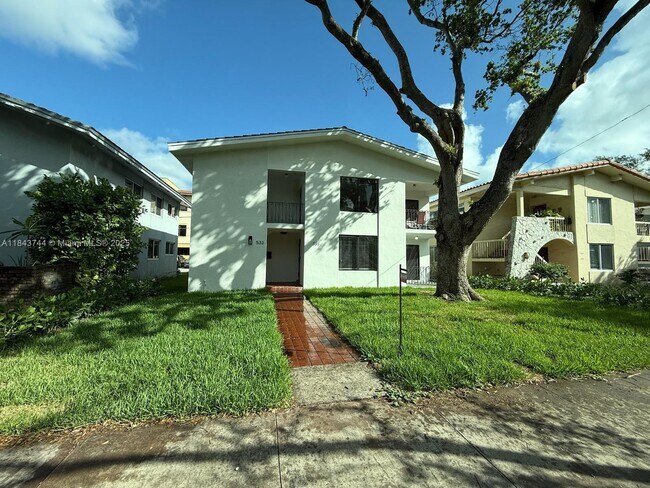 Building Photo - 533 Menendez Ave