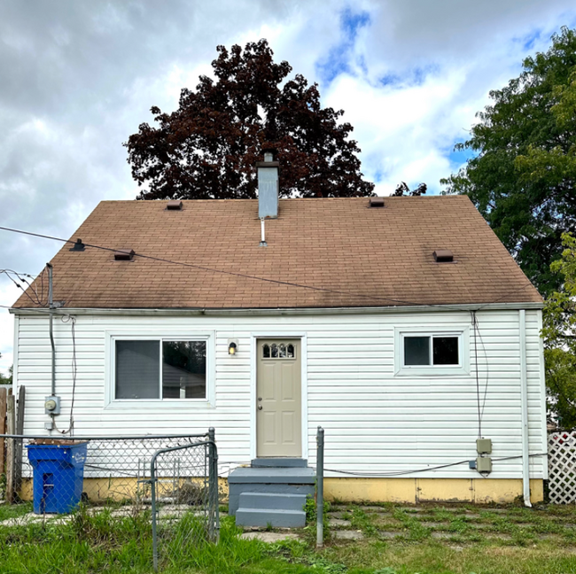 Building Photo - 14940 Chesterfield Ave