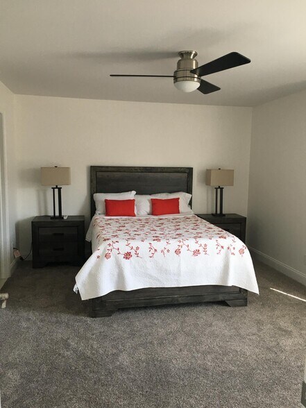 Master Bedroom - 5294 Brookemonte Cir