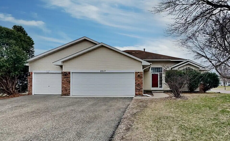 Building Photo - 10711 Unity Ln N