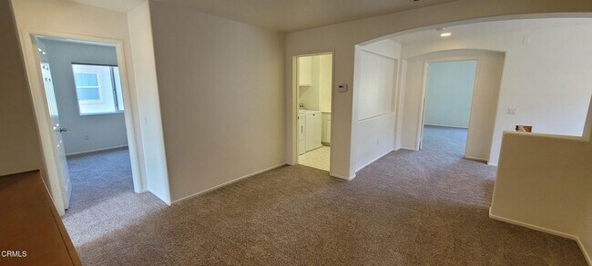 Building Photo - 822 Belleza Dr