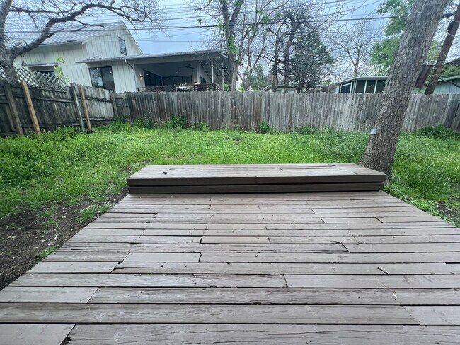 Building Photo - Cherrywood Bungalow for Rent