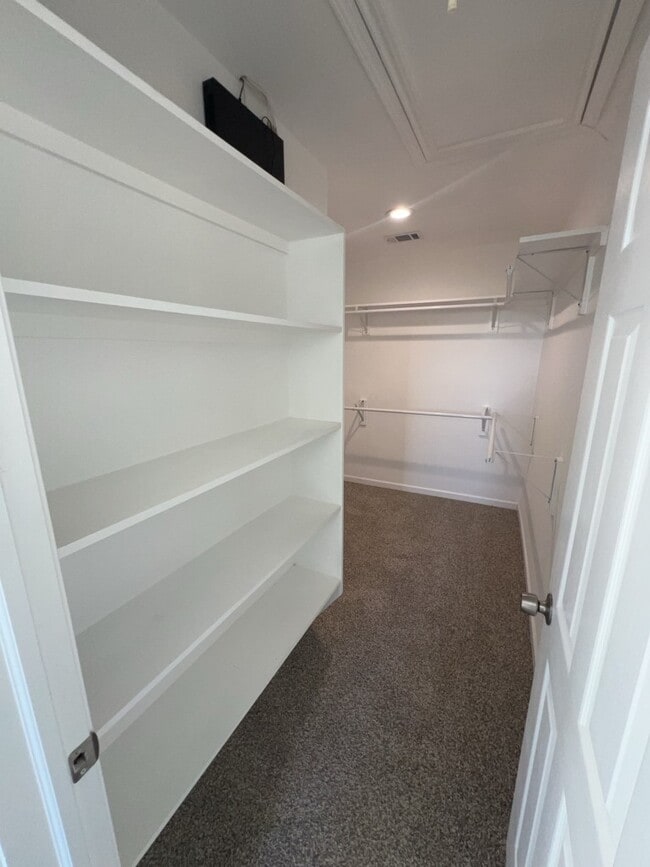 Building Photo - 695 Rd 5707