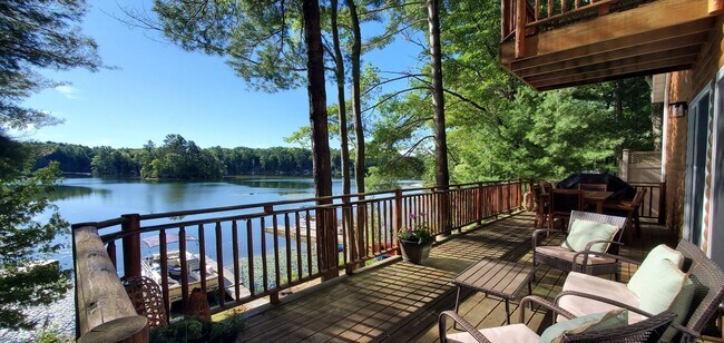 Building Photo - Pre-Leasing Winter and Spring Furnished Rental