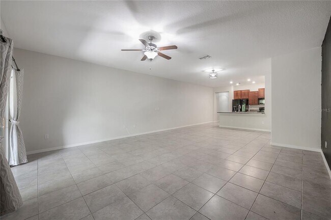 Building Photo - 10687 Lake Montauk Dr