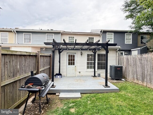 Building Photo - 6416 Lacrosse Ln