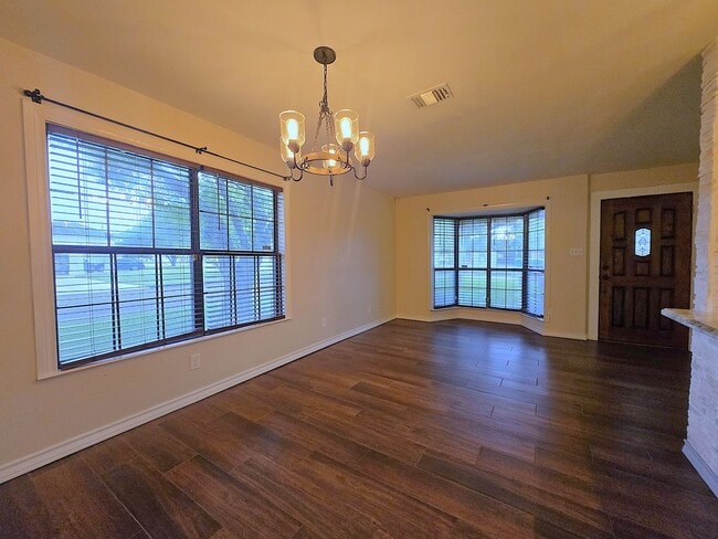 Building Photo - 126 La Silla Dr