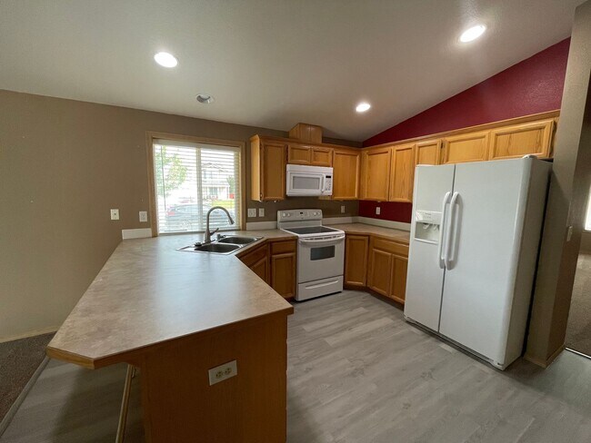 Building Photo - Spacious 1,520 Sq. Ft. Home with Open Floor Plan