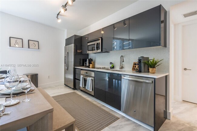 Building Photo - 31 SE 6th St