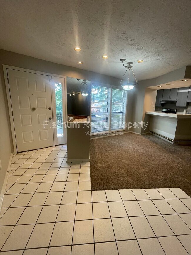 Building Photo - 402 Wynnes Ridge Cir SE