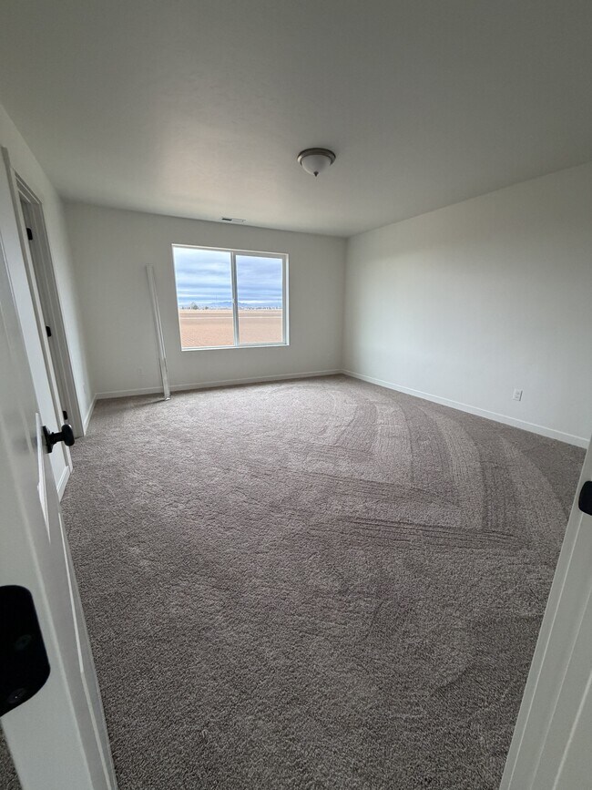 Building Photo - 7898 E Hilton Head St