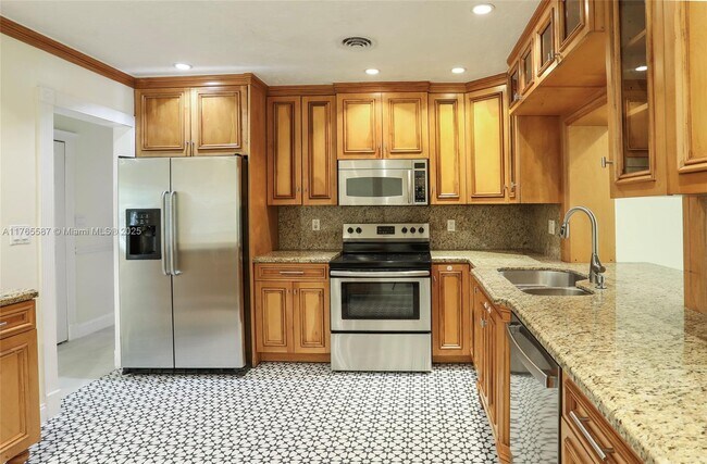 Building Photo - 8870 SW 86th St