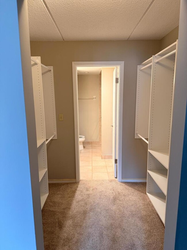 Building Photo - 2066 St Johns Ave