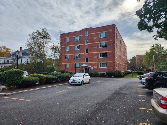 Primary Photo - 125 Pleasant St