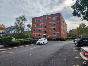 Building Photo - 125 Pleasant St