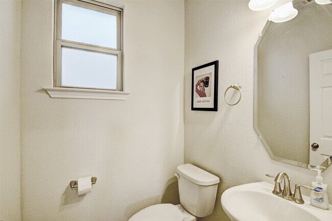 Building Photo - 3104 Roseland Terrace Ln