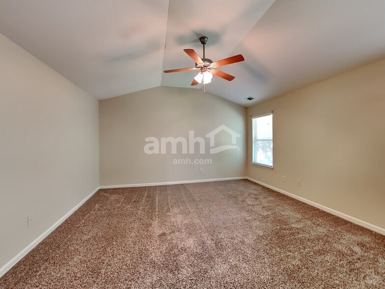 Building Photo - 812 Whitfield Oak Rd