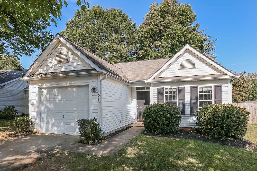 Building Photo - 1563 Hollow Maple Dr