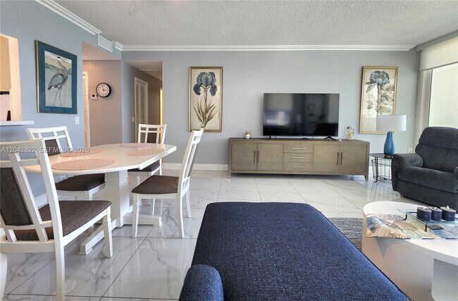 Building Photo - 3505 S Ocean Dr