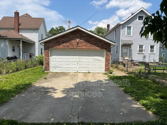 Building Photo - 1025 Heaton St