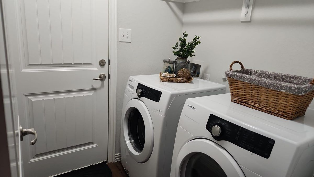 Building Photo - 2864 Pacifico Wy