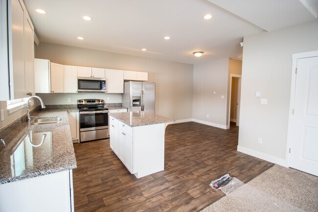 Kitchen - 84 Alpine Trl