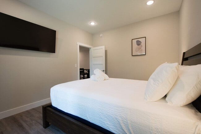 Building Photo - 2328 Greater Druid Hills Blvd