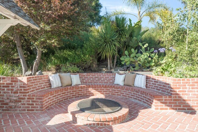 Building Photo - 5br/4ba Home - Luxury Country Living Minutes to Capitola & Soquel Village