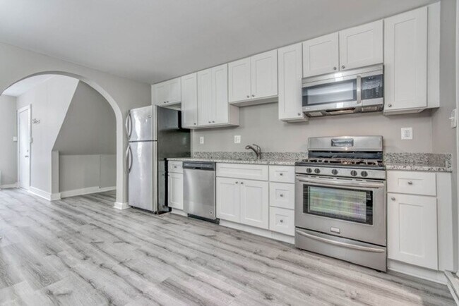 Building Photo - Apartment in Upper Fells Point, Baltimore, MD!