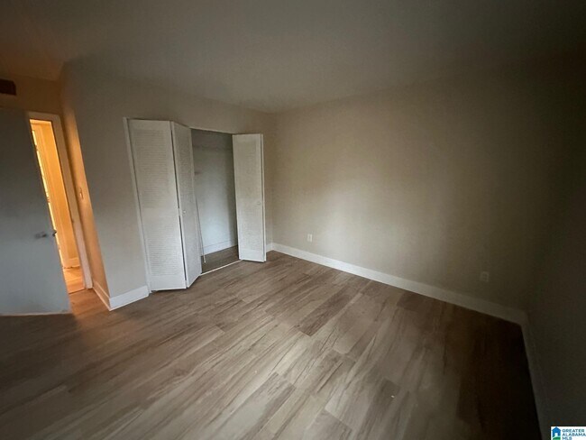 Building Photo - 412 Skyview Dr