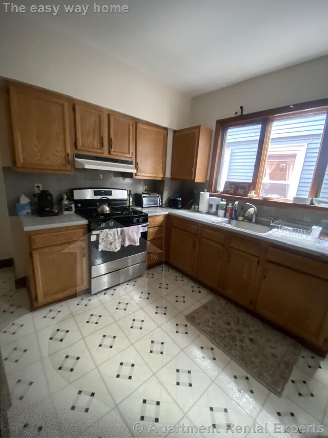 Primary Photo - Cambridgeport / Central Square 2 Bedroom -...