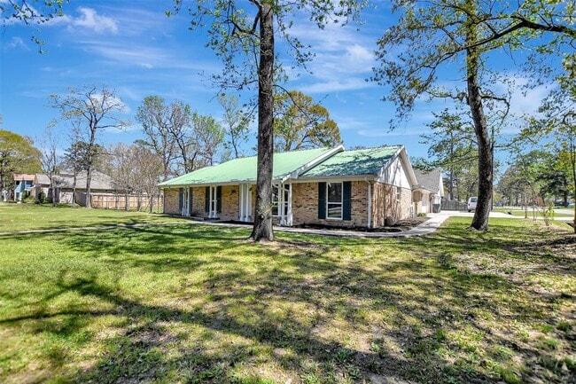 Building Photo - 25802 Maplewood Dr