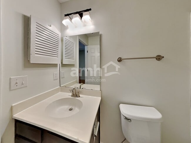 Building Photo - 13211 Peacock Ln