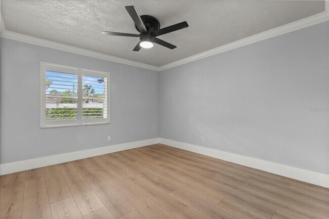 Building Photo - 201 Cedarwood Dr