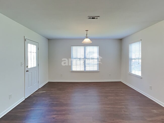 Building Photo - 108 Dunnell Rd