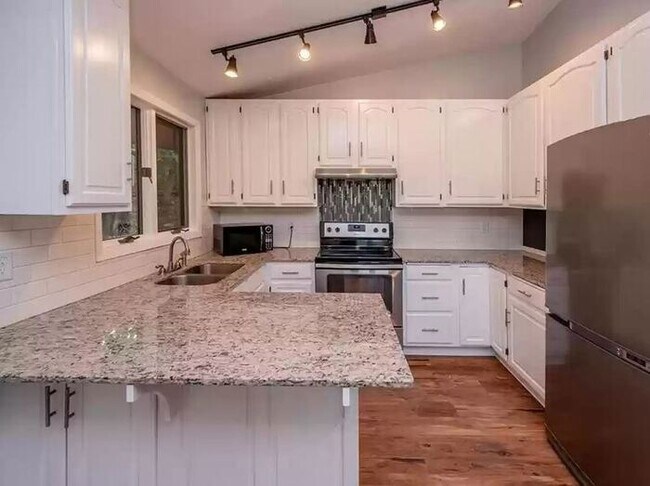 Building Photo - 805 Garrison Court, Burnsville, MN, 55337