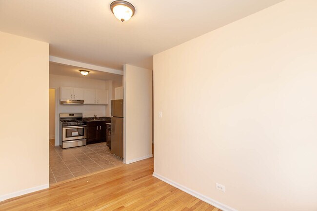Building Photo - 4959 N Albany Ave