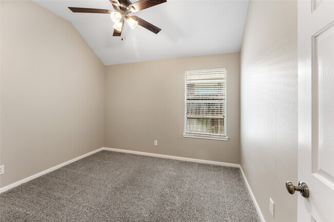Building Photo - 5935 Sawyer Bend Ln